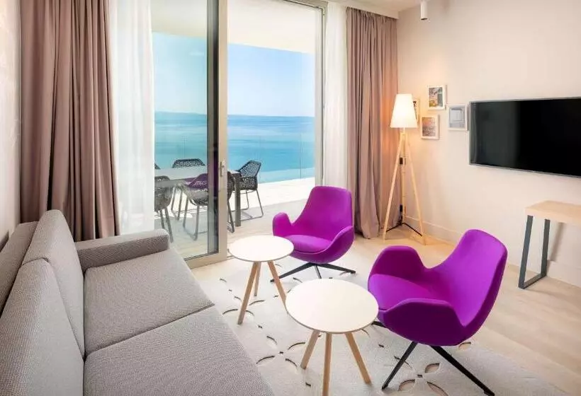 海の見えるプレミアムスイート, Radisson Blu Resort & Spa