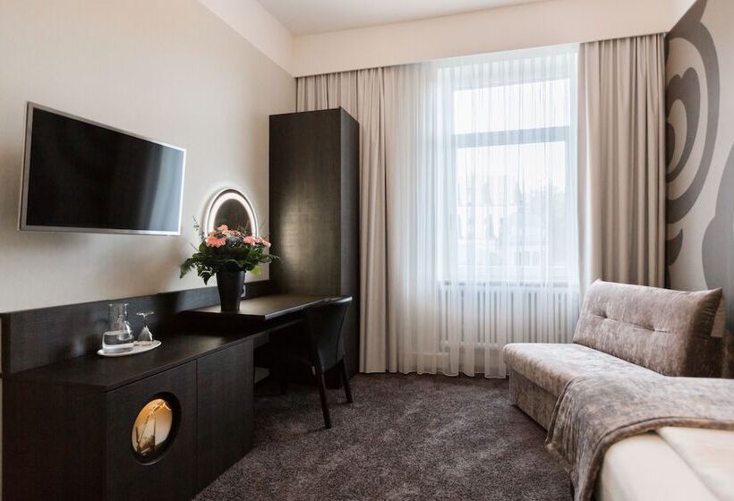 클래식 룸, Sonata