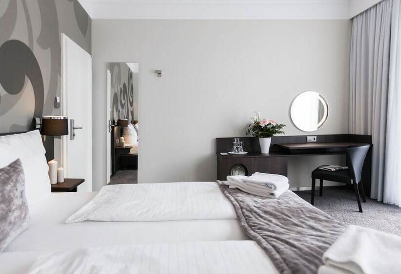 컴포트 룸, Sonata