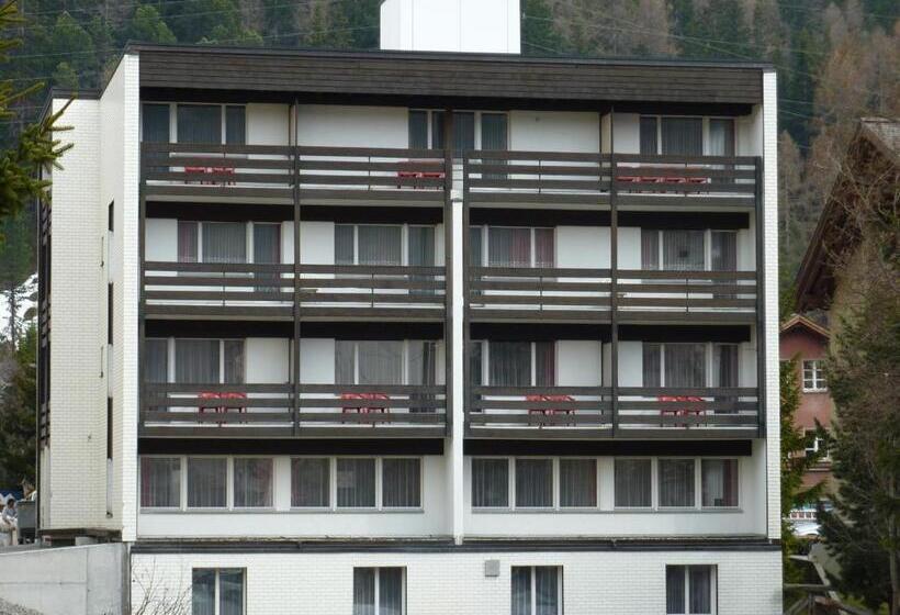 Quarto Triplo Estandar Banheiro Compartilhado, Sonne St. Moritz 3 Superior
