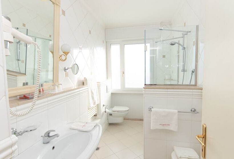 غرفة ديلوكس, Universal Terme