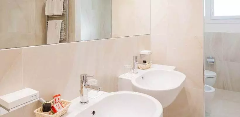 スイート, Universal Terme