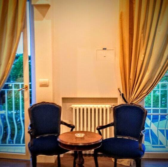 جناح, Universal Terme