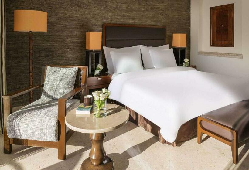 オーシャンビューのプレミアムルーム。, Mövenpick Resort & Spa Dead Sea