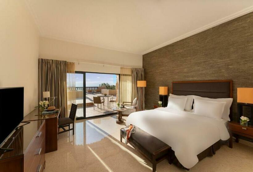 オーシャンビューのプレミアムルーム。, Mövenpick Resort & Spa Dead Sea