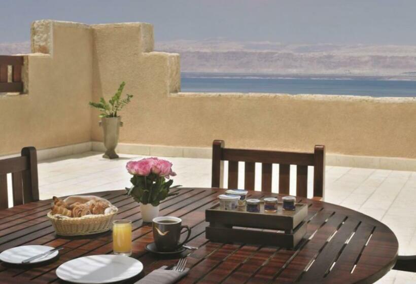 オーシャンビューのプレミアムルーム。, Mövenpick Resort & Spa Dead Sea