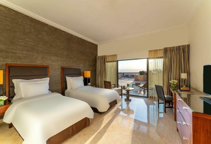 オーシャンビューのプレミアムルーム。, Mövenpick Resort & Spa Dead Sea
