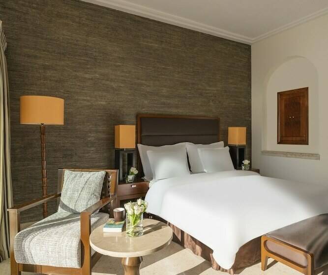 オーシャンビューのプレミアムルーム。, Mövenpick Resort & Spa Dead Sea