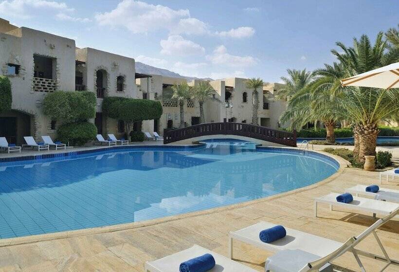 オーシャンビューのプレミアムルーム。, Mövenpick Resort & Spa Dead Sea