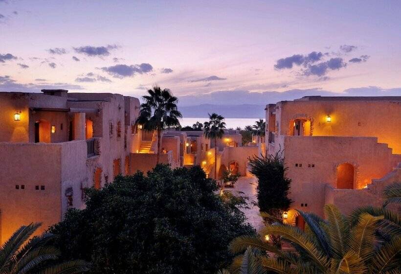 オーシャンビューのプレミアムルーム。, Mövenpick Resort & Spa Dead Sea