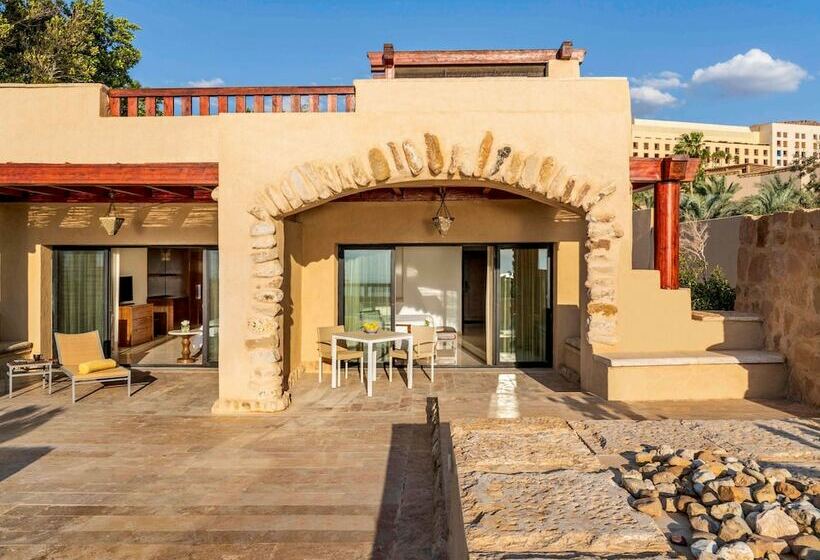 オーシャンビューのプレミアムルーム。, Mövenpick Resort & Spa Dead Sea