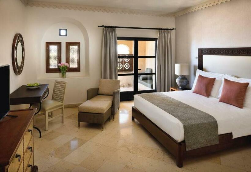 キングサイズベッドのスイートルーム, Mövenpick Resort & Spa Dead Sea