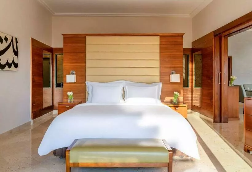 سوئیت با تخت بزرگ, Mövenpick Resort & Spa Dead Sea
