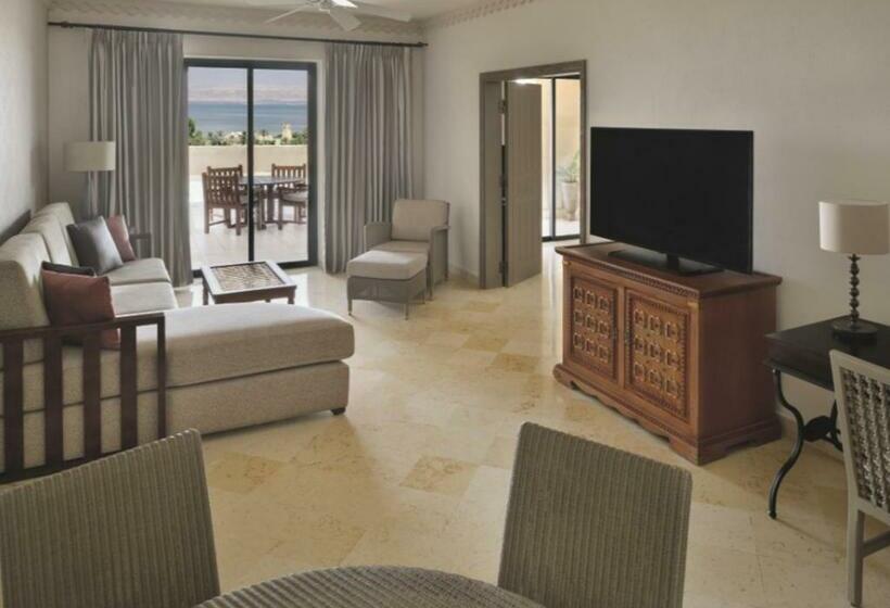 キングサイズベッドのスイートルーム, Mövenpick Resort & Spa Dead Sea