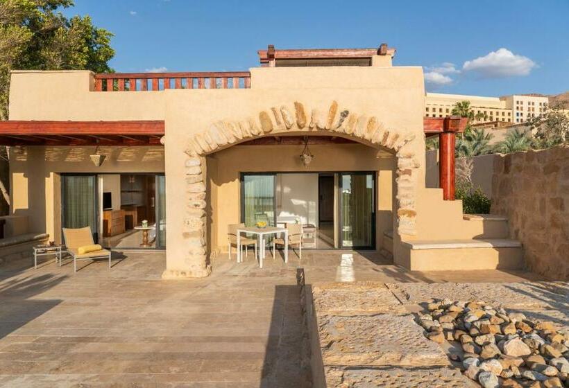 キングサイズベッドのスイートルーム, Mövenpick Resort & Spa Dead Sea