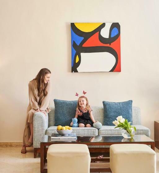 キングサイズベッドのスイートルーム, Mövenpick Resort & Spa Dead Sea