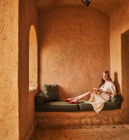 キングサイズベッドのデラックスルーム, Mövenpick Resort & Spa Dead Sea