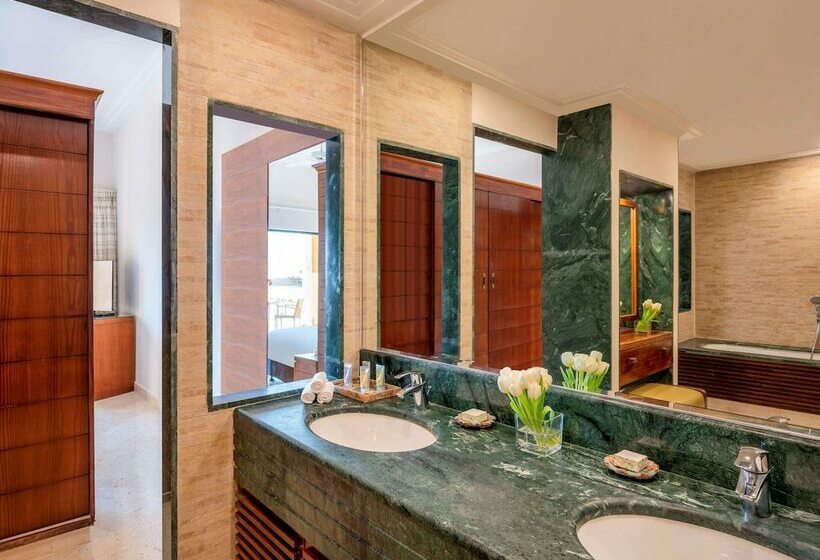 デラックスルーム, Mövenpick Resort & Spa Dead Sea