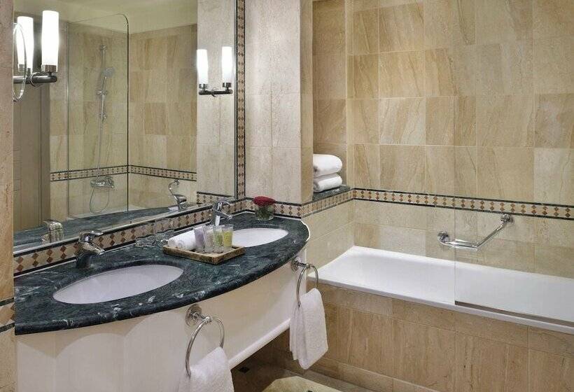 デラックスルーム, Mövenpick Resort & Spa Dead Sea