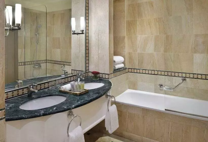 اتاق سوپریور, Mövenpick Resort & Spa Dead Sea