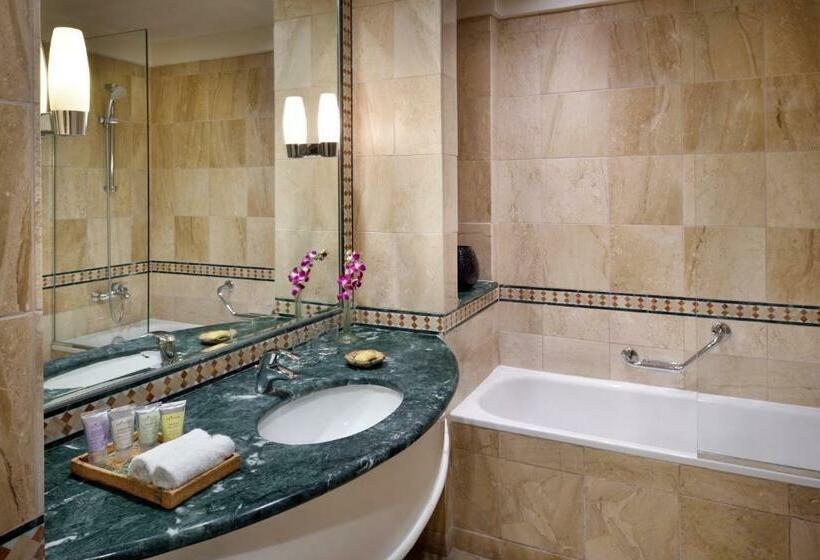 オーシャンビュースーペリアールーム, Mövenpick Resort & Spa Dead Sea