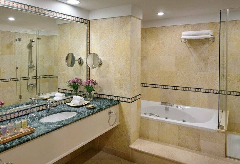 اتاق سوپریور با چشم‌انداز دریا, Mövenpick Resort & Spa Dead Sea