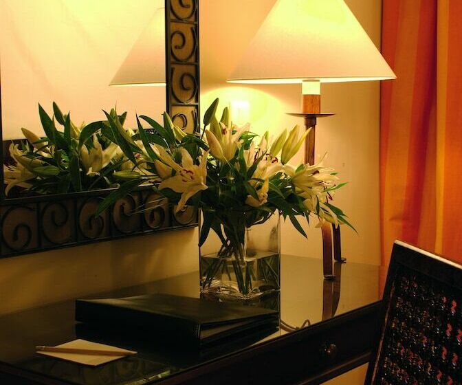 اتاق کلاسیک با چشم‌انداز دریا, Mövenpick Resort & Spa Dead Sea