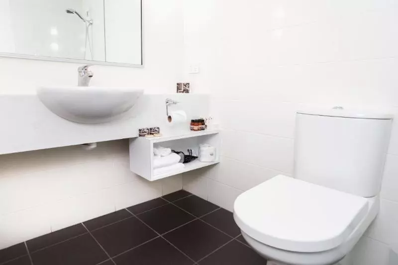 デラックススタジオ, St Ives Apartments
