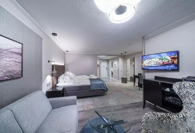 اتاق استاندارد با بالکن و چشم‌انداز دریا, Strandhotel Duhnen
