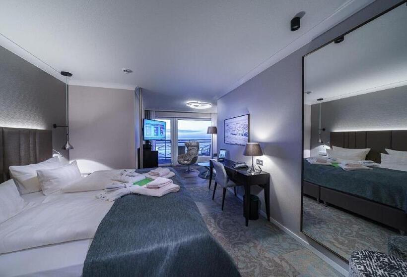 اتاق استاندارد با بالکن و چشم‌انداز دریا, Strandhotel Duhnen