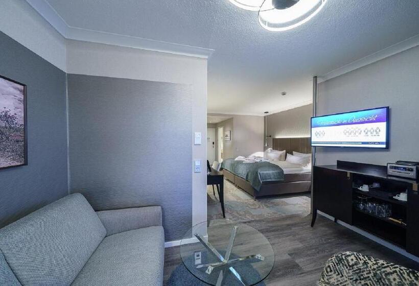 اتاق استاندارد با بالکن و چشم‌انداز دریا, Strandhotel Duhnen