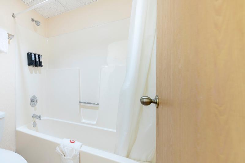 غرفة قياسية سرير كينج, Days Inn Airport