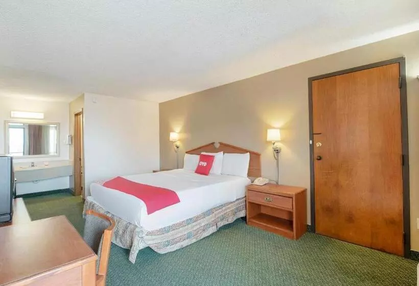 身障者適用キングサイズベッドルーム, Days Inn Airport