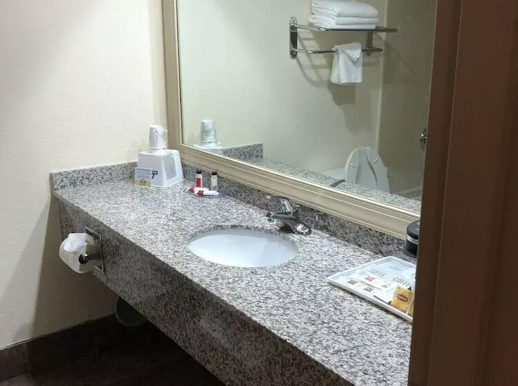 ２ダブルベッドのスタンダードルーム, Days Inn By Wyndham Fayettevillesouth/i95 Exit 49