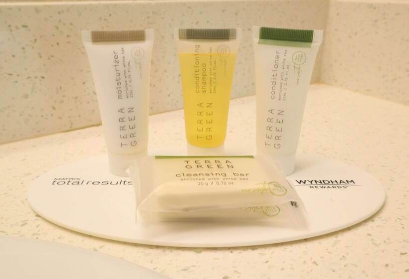 디럭스 룸, Days Inn By Wyndham Near City Of Hope