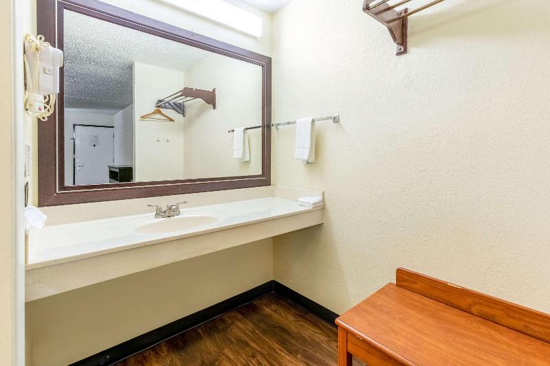 キングサイズベッドのスタンダードルーム, Econo Lodge Knoxville