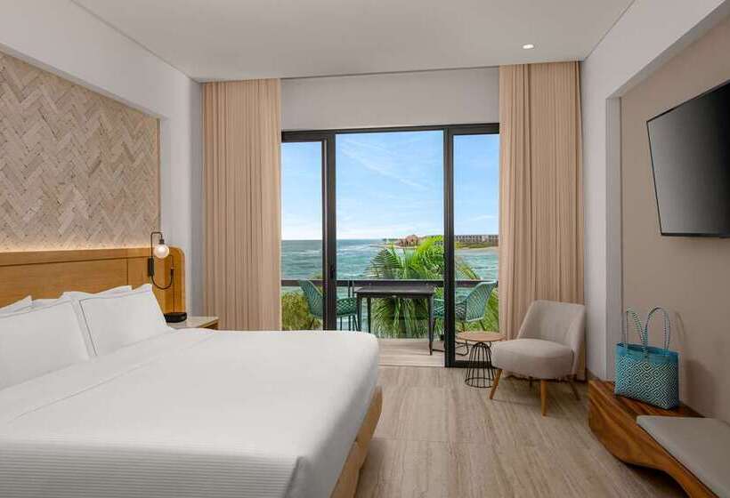 带大床的行政房间, Hilton Budapest