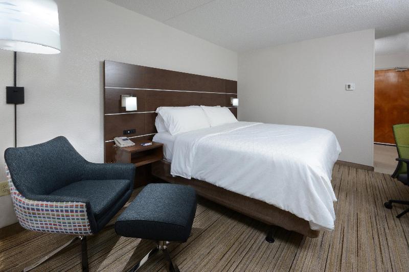 キングサイズベッドのスタンダードルーム, Holiday Inn Express Danville, An Ihg