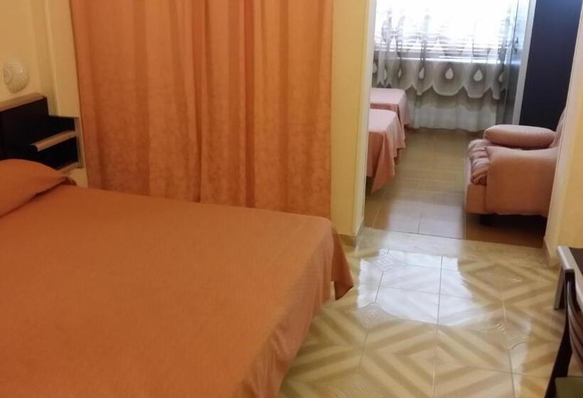 חדר סטנדרט לארבעה, Parco Dei Principi