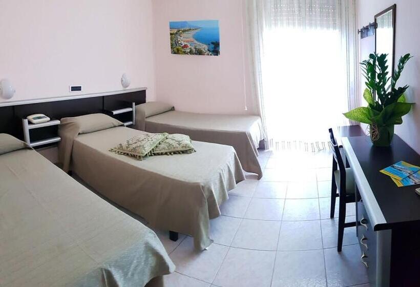 חדר בסיסי לשלושה, Parco Dei Principi