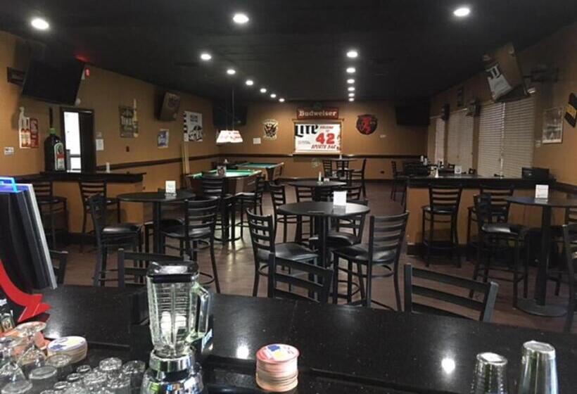 Номер Стандарт 2 Двуспальные Кровати, Quality Inn Forsyth Near Ga Public Safety Training Center