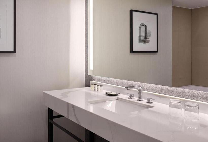 غرفة سوبيريور, Sheraton Parkway Toronto North Hotel & Suites