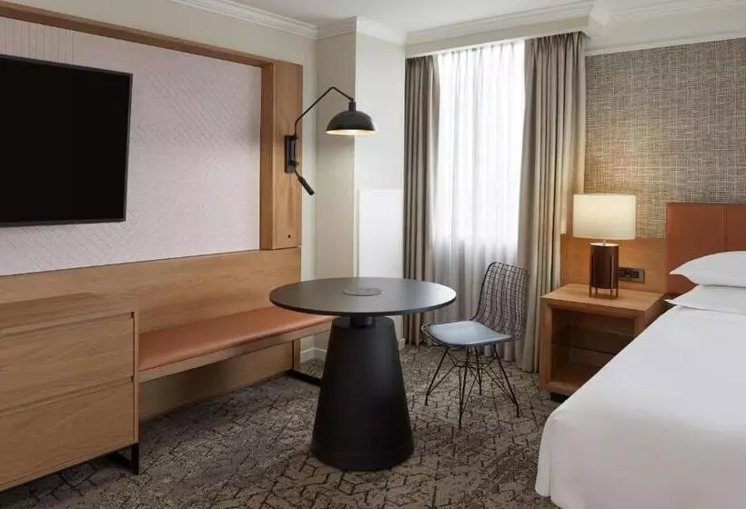 スーペリアールーム, Sheraton Parkway Toronto North Hotel & Suites