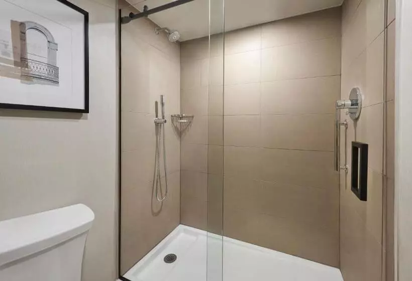 キングサイズベッドのスーペリアルーム, Sheraton Parkway Toronto North Hotel & Suites