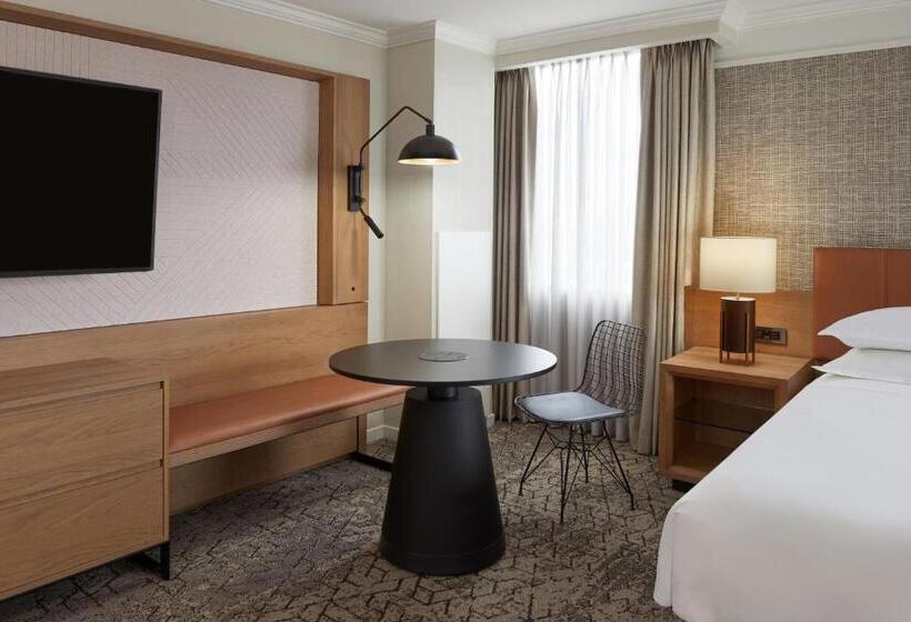 Люкс Superior, Sheraton Parkway Toronto North Hotel & Suites
