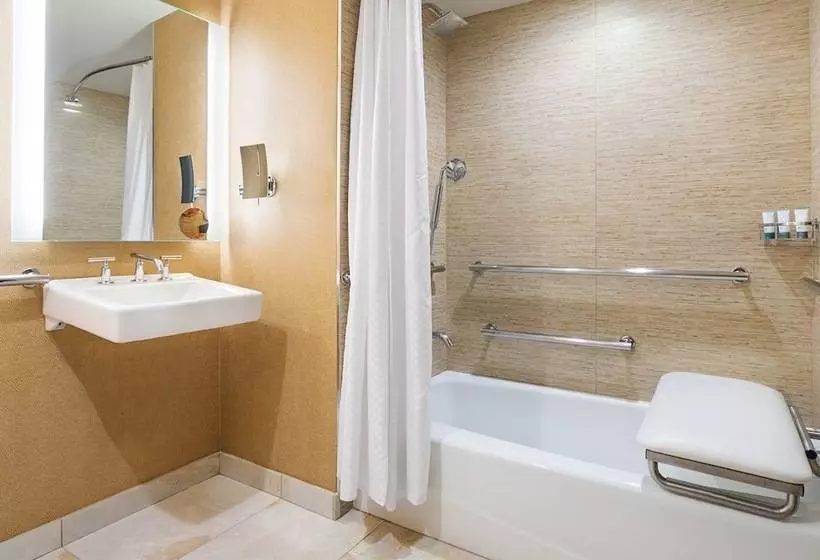 اتاق پرمیوم, The Westin Crystal City Reagan National Airport