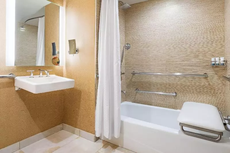 اتاق پرمیوم, The Westin Crystal City Reagan National Airport