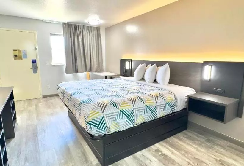 キングサイズベッドのデラックスルーム, Motel 6 Dyersburg, Tn