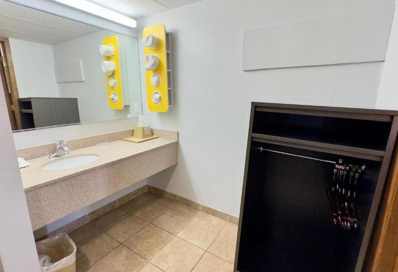 غرفة قياسية لذوى الاحتياجات الخاصة, Motel 6 Dyersburg, Tn