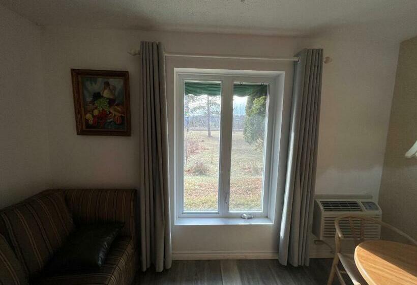 家庭间, Cowansville